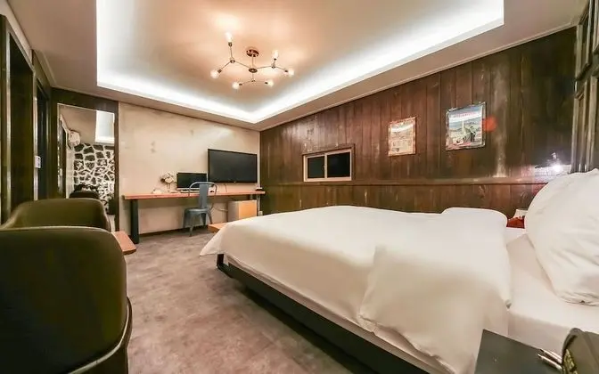 Oda (Suite Double (Netflix & Wave viewing )