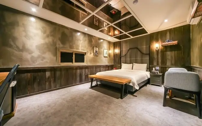 Oda (Suite Double (Netflix & Wave viewing )