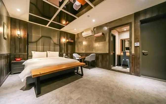 Oda (Suite Double (Netflix & Wave viewing )