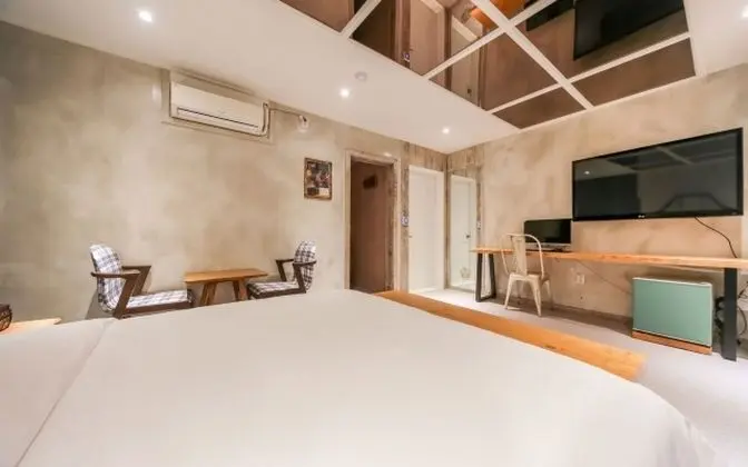 Oda (Suite Double (Netflix & Wave viewing )