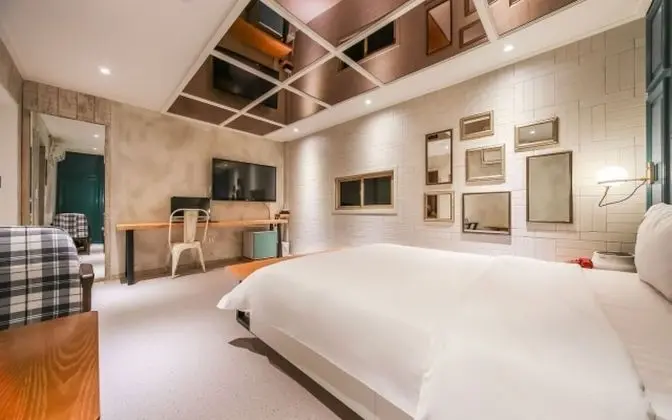 Oda (Suite Double (Netflix & Wave viewing )