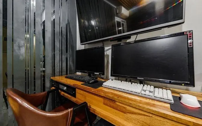 Oda (Game PC room (2pc Netflix available))