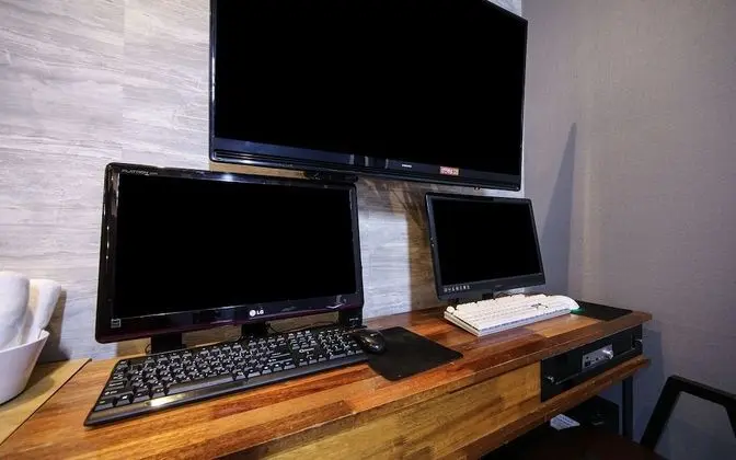 Oda (Game PC room (2pc Netflix available))