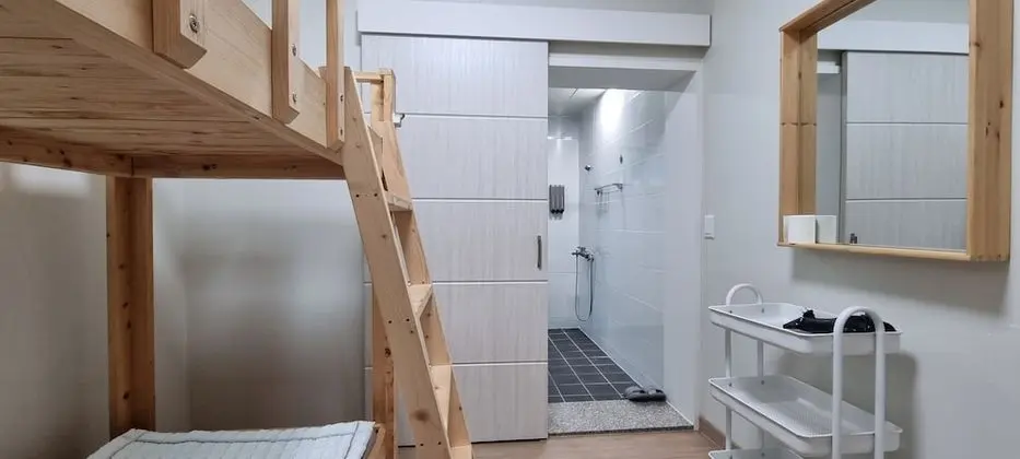 Ortak Ranzalı Oda, Sadece kadınlar için (Up to 2)