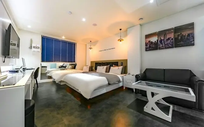 Oda (Business (early check-in free Netflix)