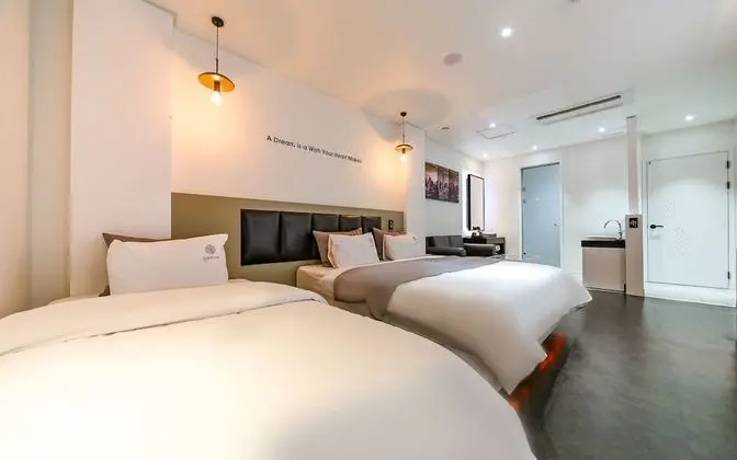 Oda (Business (early check-in free Netflix)