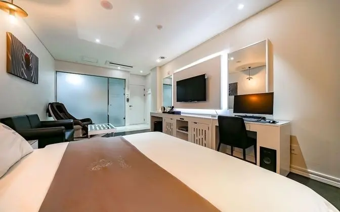 Oda (Standard (Free Netflix viewing availa)