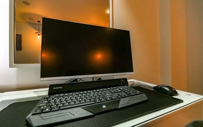 Oda (Standard (Free Netflix viewing availa)