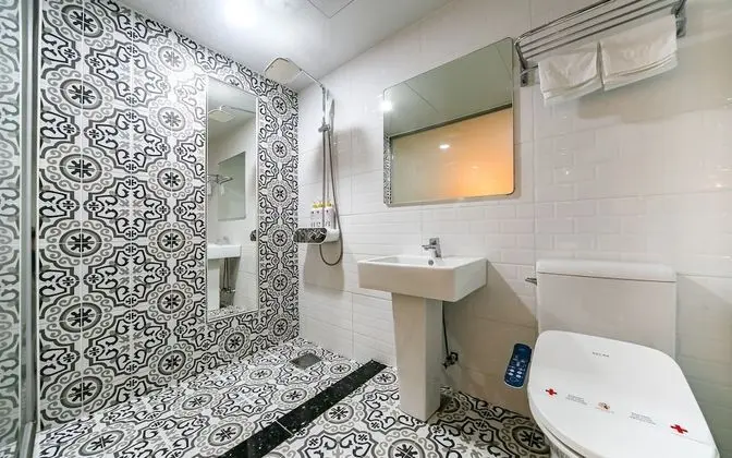 Oda (Standard (Free Netflix viewing availa)