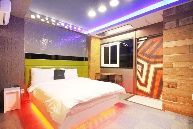 Oda (1 room 1 parking lot (Netflix can be )