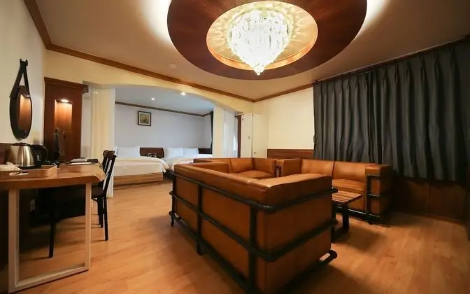 Oda (Complimentary breakfast in suites (wi)