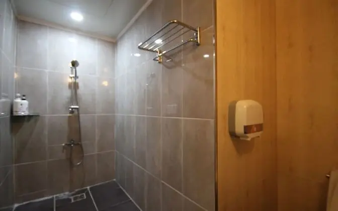 Oda (1 vehicle per room A (motorized bed))