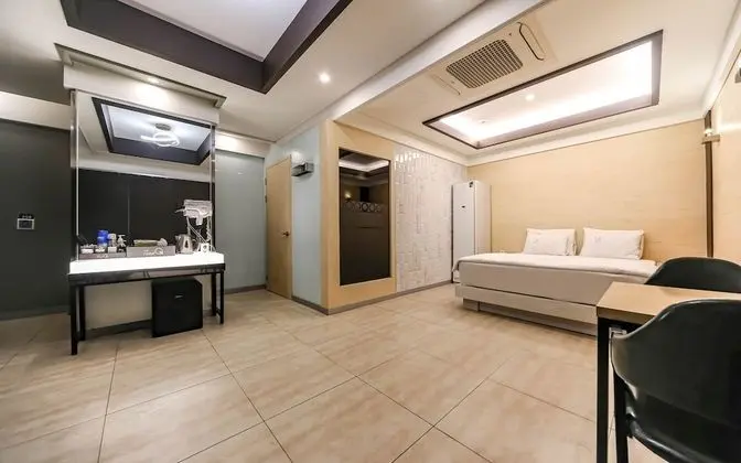 Oda (Junior Suite (i5 GTX1660 high-spec co)
