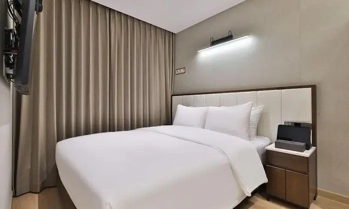 Business Tek Büyük Yataklı Oda