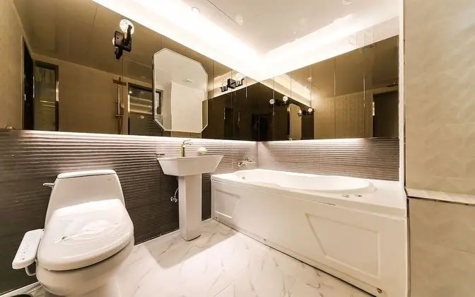 Oda (Deluxe (Netflix available))