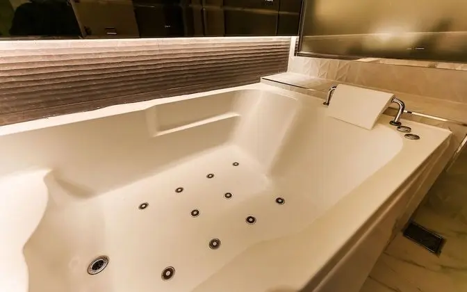 Oda (Deluxe (Netflix available))