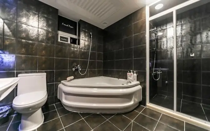 Oda (Suite Twin (Netflix available))