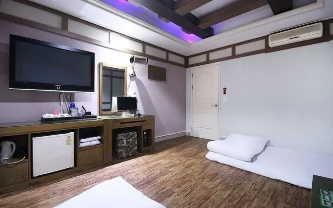 Oda (Ondol (Netflix installation))