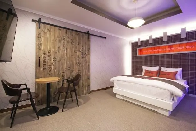 Oda (Standard (Netflix available Spa))