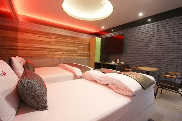 Oda (Twin (Netflix viewing available spa))