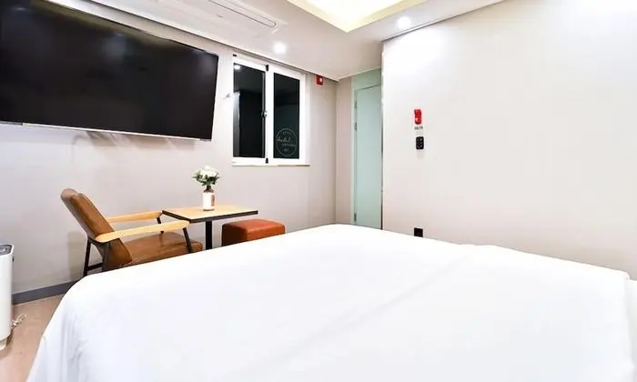 Business Tek Büyük Yataklı Oda