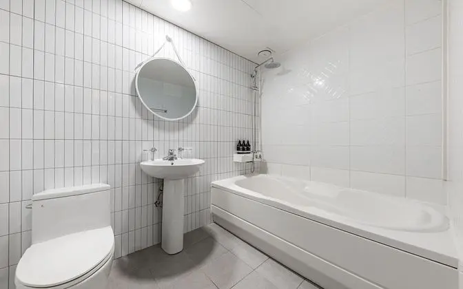 Oda (Junior Suite (Massage Chair Netflix A)