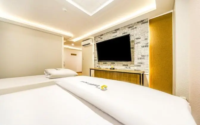 Oda (Suite Twin Room - Breakfast Included )