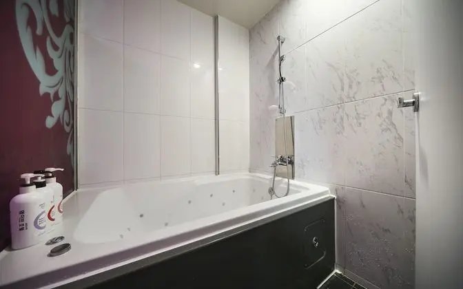 Oda (Special room (couple PC spa massage c)