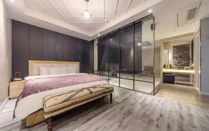 Oda (Royal Suite B (single room sky room j)