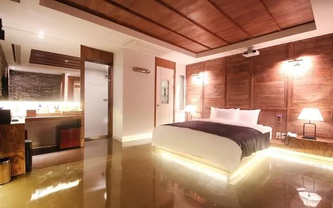 Oda (Royal Suite B (single room sky room j)