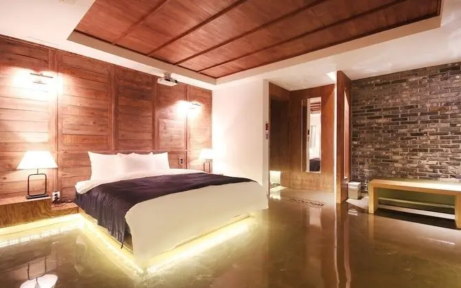 Oda (Royal Suite B (single room sky room j)