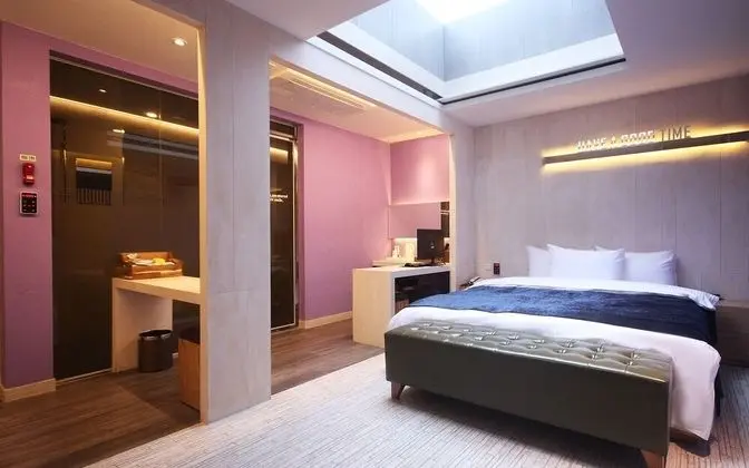 Oda (Royal Suite B (single room sky room j)