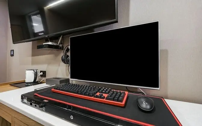 Oda (VIP Twin (Netflix viewing latest DVD )