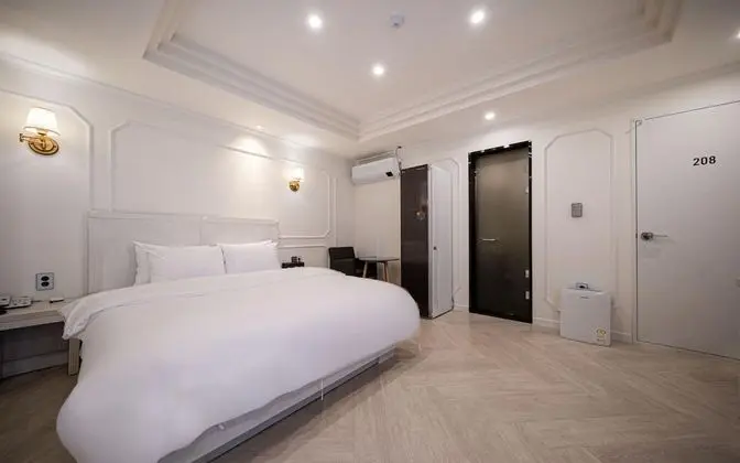 Oda (Rubato R Premium *Clothing manager* ()