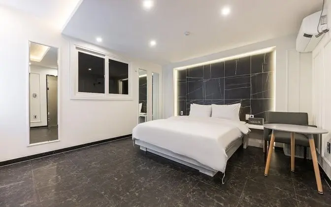 Oda (Rubato R Premium *Clothing manager* ()