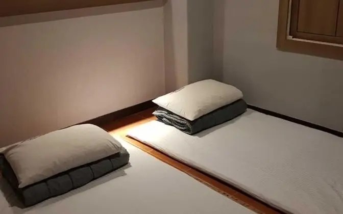 Oda (Ondol (You can watch Netflix))