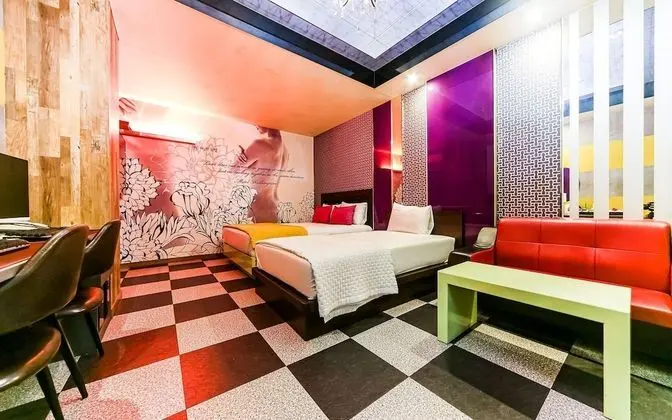 Oda (Deluxe Twin Room (2PC Netflix YouTube)