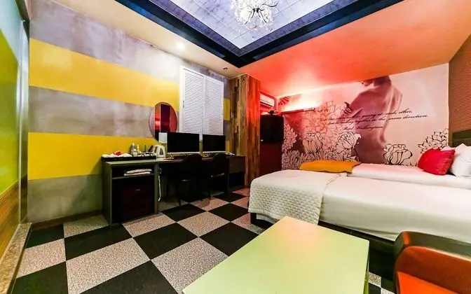 Oda (Deluxe Twin Room (2PC Netflix YouTube)