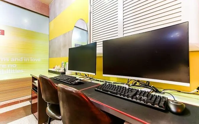 Oda (Deluxe Twin Room (2PC Netflix YouTube)