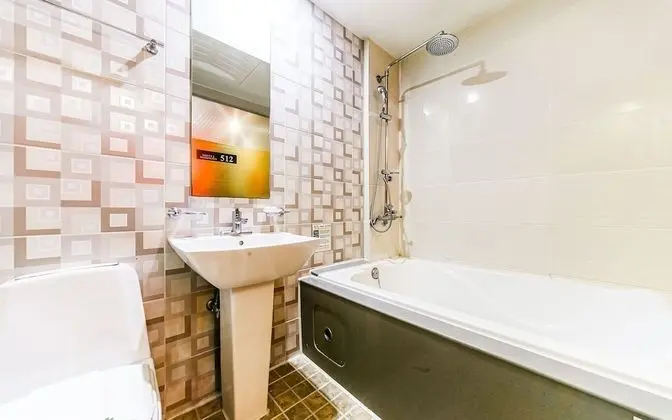 Oda (Deluxe Twin Room (2PC Netflix YouTube)