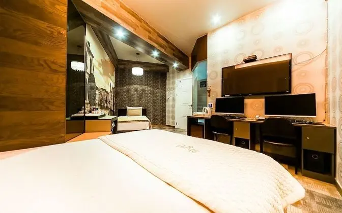 Oda (Semi-private twin room (2PC Netflix Y)