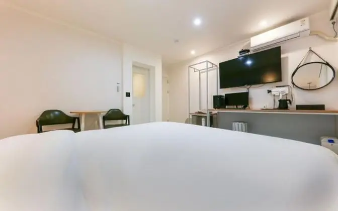 Oda (Deluxe Double [Available to watch Net)