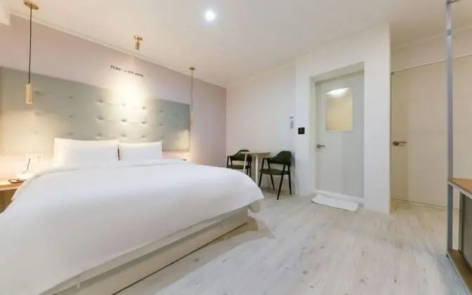 Oda (Deluxe Double [Available to watch Net)