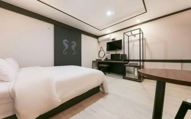 Oda (Standard Double [All rooms can watch )