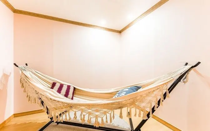 Oda (Suite Room (Netflix Available 2 PC - )