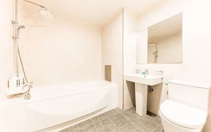 Oda (Suite Room (Netflix Available 2 PC - )