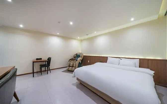 Oda (VIP-massage chair(massage chair65inch)