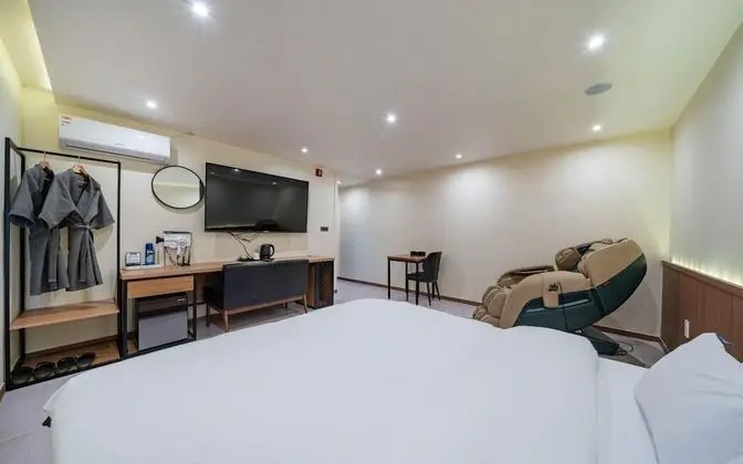 Oda (VIP-massage chair(massage chair65inch)