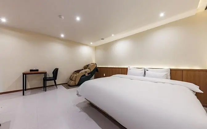 Oda (VIP-massage chair(massage chair65inch)