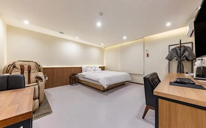 Oda (VIP-massage chair(massage chair65inch)